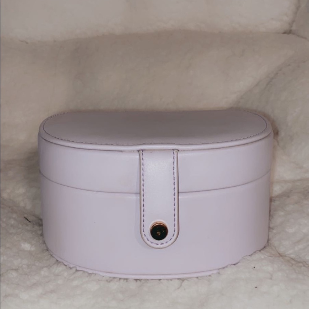 Jewelry box